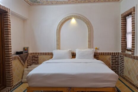 اتاق 5 در طبقه زیرهمکف اقامتگاه بومگردی نطنز