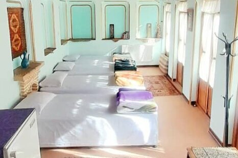 اتاق 4 در اقامتگاه بومگردی شیراز