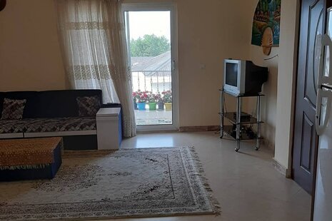 واحد تکخواب در طبقه دوم ویلای متل قو