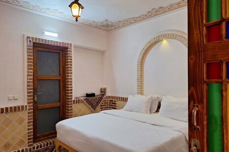 اتاق 5 در طبقه زیرهمکف اقامتگاه بومگردی نطنز