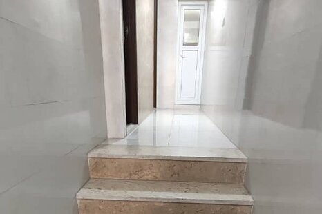 اتاق 201 سه تخت در مسافرخانه قم