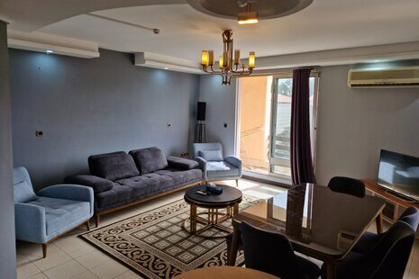 آپارتمان مبله دوخواب واحد 5 VIP هیرمند در کیش