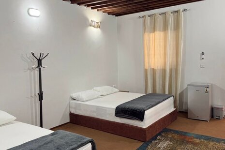 واحد 25 متری اتاق شقایق در بومگردی قشم