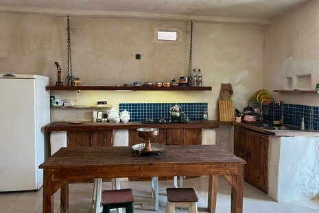 واحد مبله دوخواب طبقه همکف خانه لیل ماه در هرمز قشم