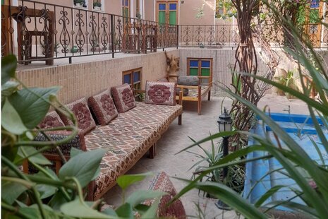 اتاق 5 تخت بالا در اقامتگاه بوم گردی در یزد