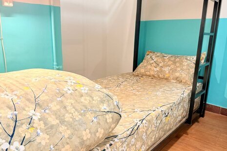 اتاق استاد گلشیری 8 تخت هاستلی ویژه بانوان در اقامتگاه بومگردی اصفهان