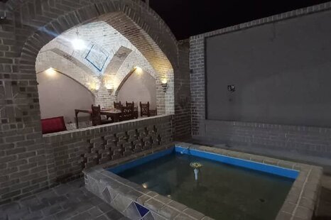 اتاق 2 قصر فیروزه در بومگردی گرمسار