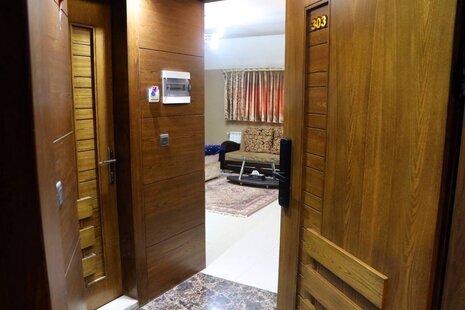 واحد 303 تکخواب لاولی روم (با صبحانه) در هتل آپارتمان اصفهان