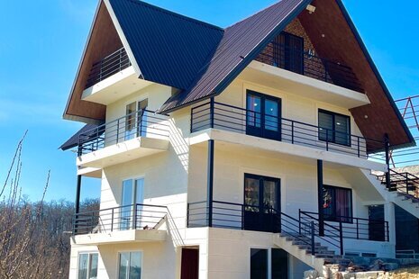 واحد دوبلکس دوخواب در طبقه دوم ویلا جنگلی گیسوم در بهشهر