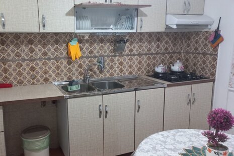 واحد مبله تکخواب خان رمکی در طبقه همکف ویلای جواهرده