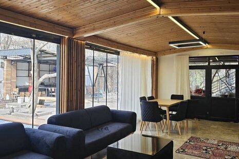 ویلا چهارخواب استخردار بنای جهان با جکوزی در کرج