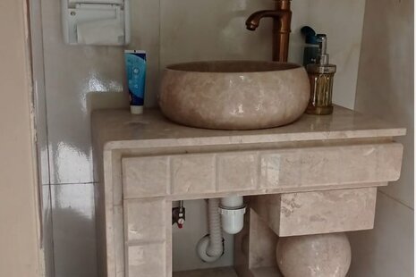 اتاق نارنج در اقامتگاه بومگردی در اصفهان