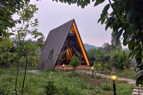 کلبه سوئیسی دوبلکس نیلا در بابل