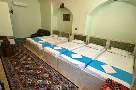 اتاق پسته ای 104 در اقامتگاه بومگردی یزد