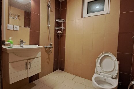 واحد تکخواب 5 تخته در هتل آپارتمان صومعه سرا