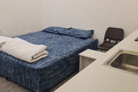 اتاق 28 متری در هتل آپارتمان 4 قم