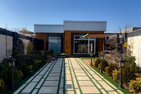 ویلا استخردار آبگرم سرپوشیده دوخواب لیلیوم در چهارباغ