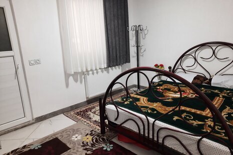 واحد تکخواب مبله حسنی در زیباکنار