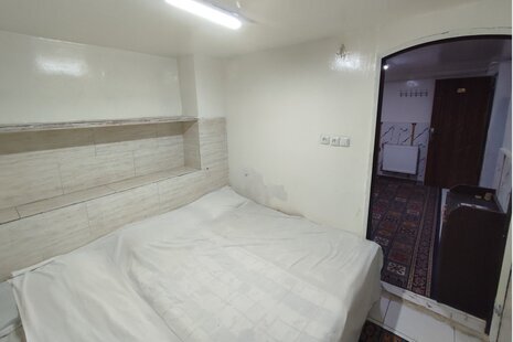 واحد کریم الدینی در مسافرخانه مشهد