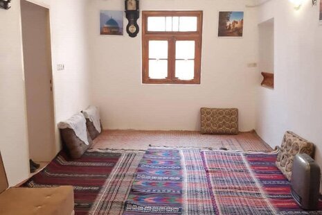اتاق سه تخته در اقامتگاه سنتی در یزد