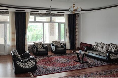 واحد در طبقه اول ویلا بالکن دار چم زاینده رود سامان