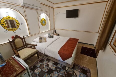 اتاق جلیل شهناز در اقامتگاه بومگردی اصفهان