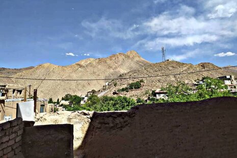 اتاق گل یاس دراقامتگاه بوم گردی  در برزک کاشان