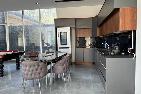 ویلا استخردار مبله سه خواب هستی در چهارباغ