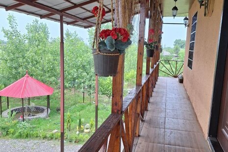 اتاق رایکا در اقامتگاه بومگردی فومن