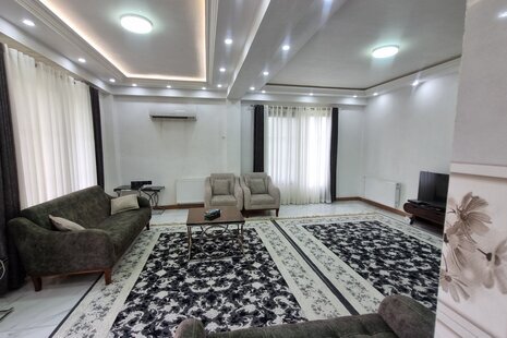 واحد دوخواب پرهام در طبقه دوم ویلای ماسال