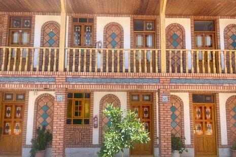 اتاق یک نفره با سرویس ایرانی در هتل تهران