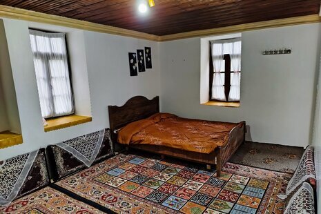 واحد تکخواب در طبقه اول ویلا نگارخاتون در رودبار