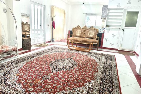 واحد تکخواب نیکوکار 1 در طبقه اول ویلای چالوس