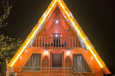 کلبه سوئیسی دوبلکس جکوزی دار در شیرگاه