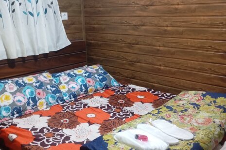 واحد تکخواب در طبقه اول ویلا جنگلی جوارم