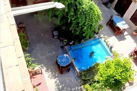 اتاق 6 در اقامتگاه بومگردی شیراز