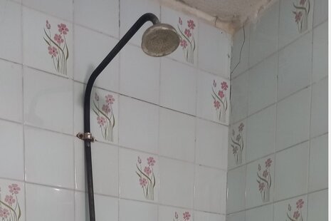 اتاق بهارنارنج در اقامتگاه بومگردی شیراز