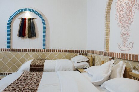 اتاق 1فرش در طبقه اول اقامتگاه بومگردی نطنز