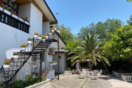 واحد مبله دوخواب طبقه دوم ویلا مریم در بندرانزلی