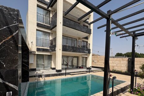 ویلا دوبلکس 3 خواب استخردار مبله در باغ بهادران