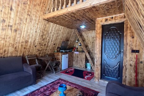 کلبه سوئیسی مبله تکخواب آریا من در تنکابن