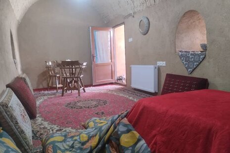 اتاق اپرانیک در اقامتگاه بومگردی همدان