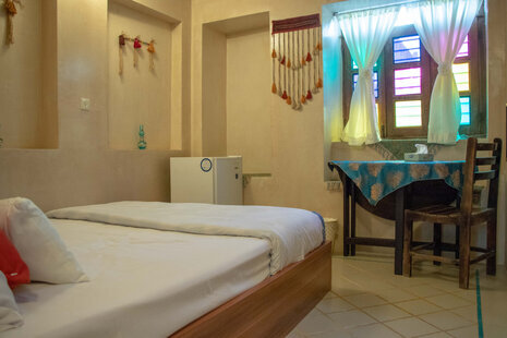 اتاق 2 نفره قجری در اقامتگاه سنتی شیراز