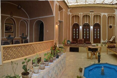اتاق سه نفره یاس در اقامتگاه بومگردی یزد