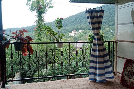 واحد تکخواب جنگلی در طبقه اول ویلای ماسال