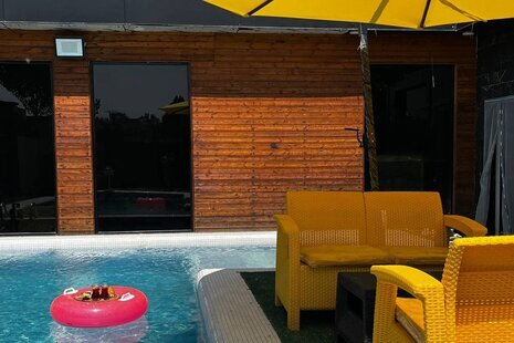 ویلا دوخواب استخردار باغستان در ساوجبلاغ