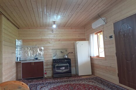 کلبه چوبی سبز صادق در ماسال