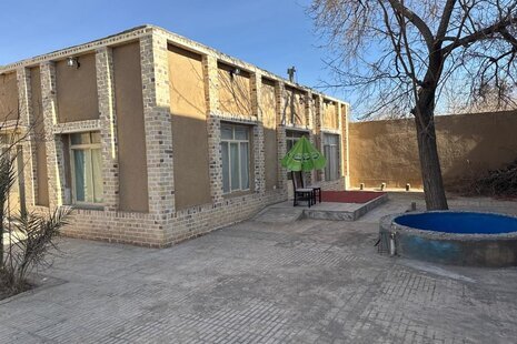 اتاق 20 متری 4 در اقامتگاه بومگردی گناباد