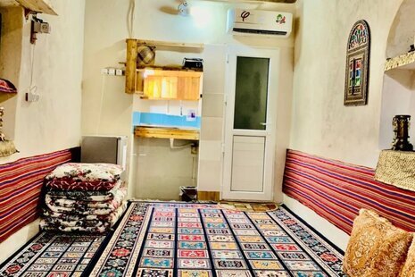 اتاق ناخدا یوسف در اقامتگاه بومگردی کنگان