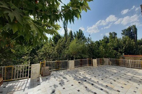 ویلا مبله دو طبقه دوخواب لب آب در باغ بهاردان